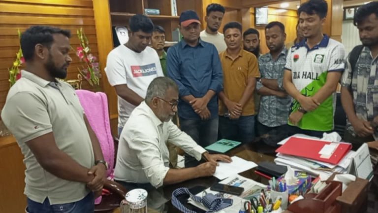 মেধার ভিত্তিতে হলে সিট বণ্টনের দাবি ইবি ছাত্রদলের
