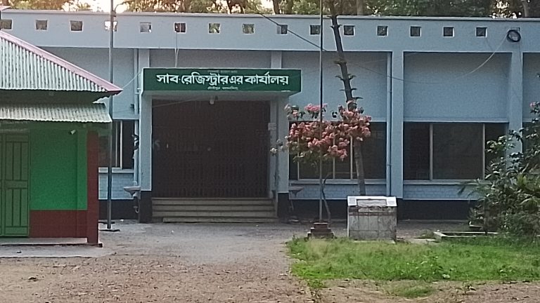 গৌরীপুরে দলিল জালিয়াতি: দলিল লেখক সাইফুলের বিরুদ্ধে চলছে তদন্ত