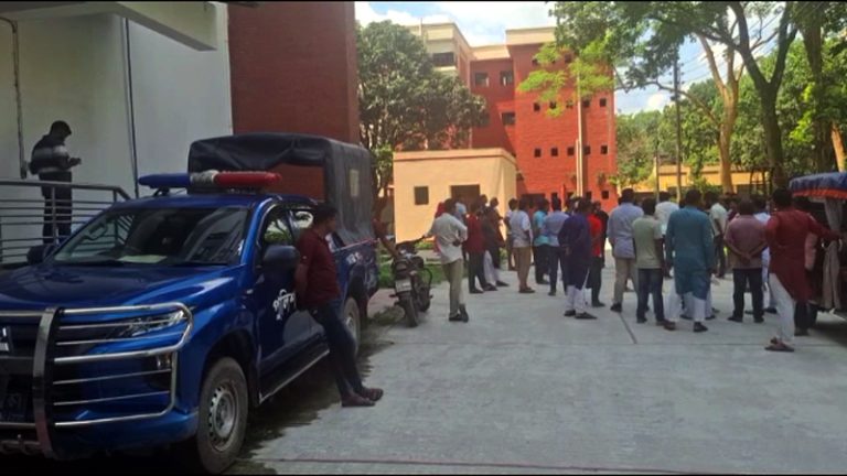 জয়পুরহাটে দুর্বৃত্তদের ছুরিকাঘাতে ছাত্রদল নেতা নিহত