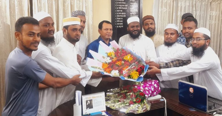 ঝালকাঠির অতিরিক্ত পিপি আক্কাস সিকদারকে হিউম্যান এ্যাকর্ড ডেভেলপমেন্ট সোসাইটির সংবর্ধনা