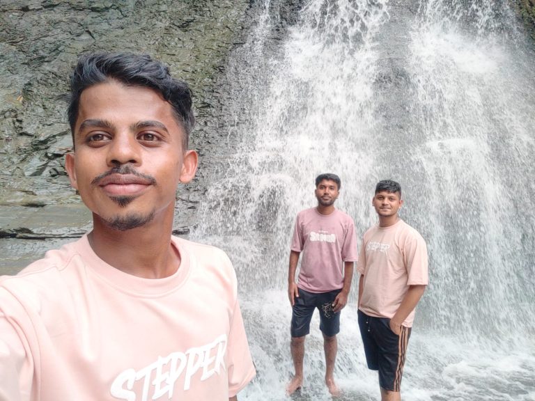 বান্দরবান, বাংলাদেশের দক্ষিণ-পূর্বাঞ্চলে অবস্থিত একটি পার্বত্য জেলা, যা তার প্রাকৃতিক সৌন্দর্যের জন্য বিখ্যাত।