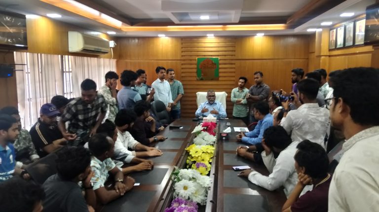 অর্ডিন্যান্স পাস হলেই নভেম্বরের মধ্যে ইকসু নির্বাচনের আশ্বাস ইবি উপাচার্যের