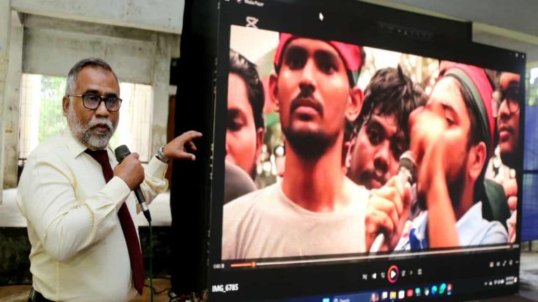 ইবিতে জুলাই আন্দোলনের ডকুমেন্টারী প্রদর্শন