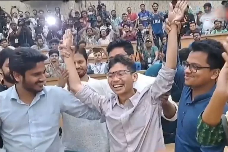 বিপুল ভোটে বিজয়ী সেই সর্ব মিত্র চাকমা বিপুল ভোটে বিজয়ী সেই সর্ব মিত্র চাকমা