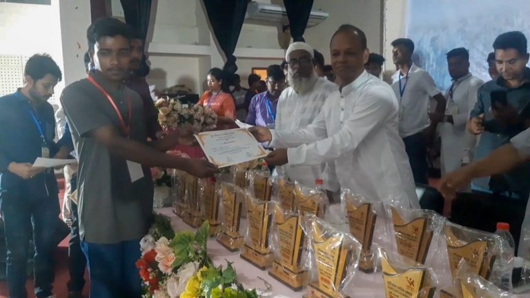 নেত্রকোনায় জিপিএ ৫ প্রাপ্ত শিক্ষার্থীদের সংবর্ধনা