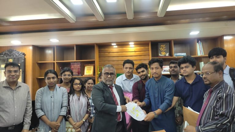 ইবিতে দুর্গাপূজায় পরীক্ষা স্থগিতসহ দুই দাবিতে সনাতন ধর্মাবলম্বীদের স্মারকলিপি