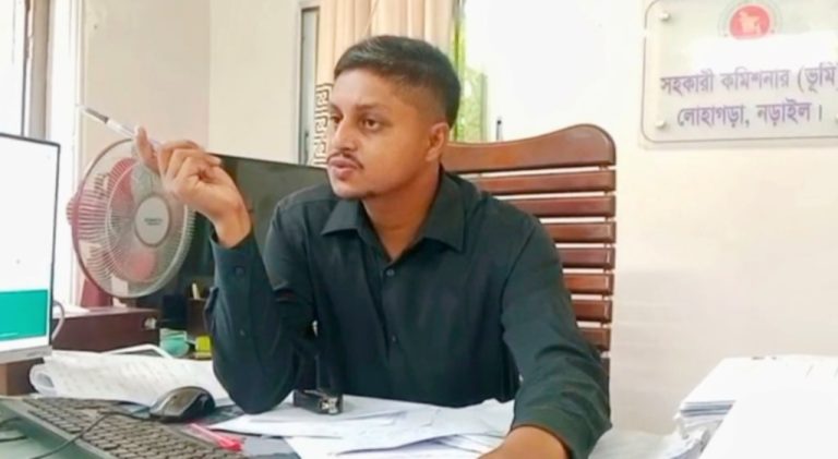 ভূমি সেবা ও পৌরসভার উন্নয়নমূলক কর্মকাণণ্ডে প্রশংসায় ভাসছেন মিঠুন মৈত্র