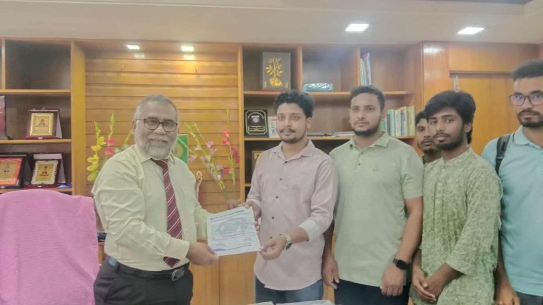 স্বৈরাচার প্রশাসনের গবেষণা নীতি বাতিলের দাবি ইবি ছাত্র ইউনিয়নের