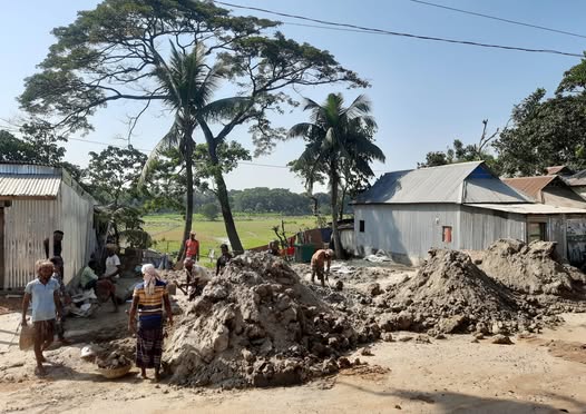 ঈশ্বরগঞ্জে কবরস্থানের জায়গা দখল করে মাটি ভরাট ও স্থাপনা নির্মাণের অভিযোগ