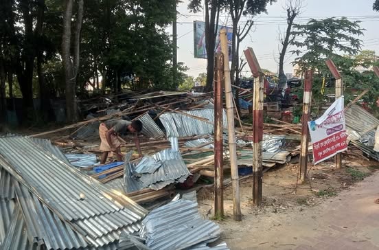 রেলের জমি দখল করে নির্মিত মসজিদ উচ্ছেদ