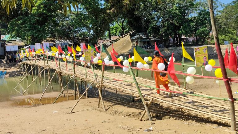একটি সাঁকো উদ্বোধনে স্বস্তির হাসি সাত গ্রামের মানুষের