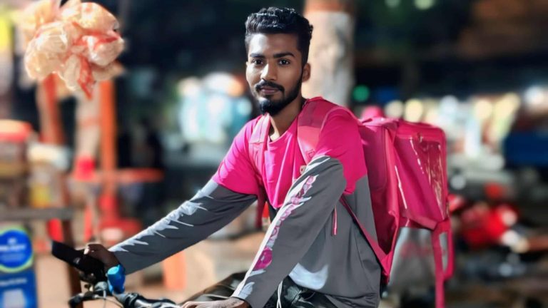 ‘নিজের ঘামের টাকায় রাজনীতি করি, কোন টেন্ডারবাজি বা চাঁদাবাজির টাকায় নয়’
