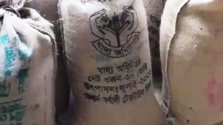 সুবিধাভোগীদের ৫৬০ টন চাল বেচাকেনা: খাদ্য কর্মকর্তার বিরুদ্ধে তদন্ত শুরু