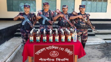 কলমাকান্দার সীমান্তবর্তী এলাকা থেকে ভারতীয় মদ জব্দ