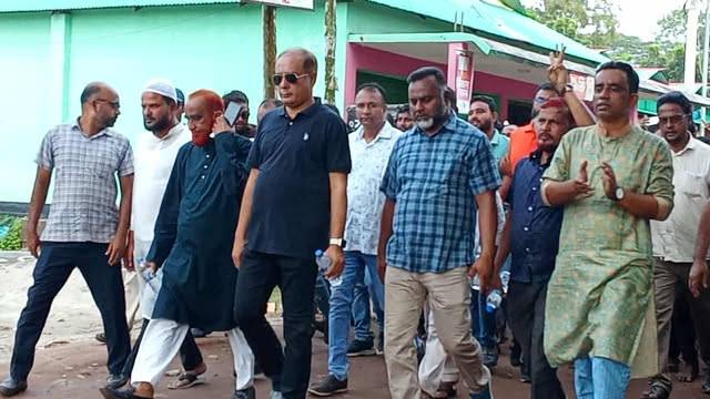 নেত্রকোনা-৩ আসনের বিএনপির মনোনীত প্রার্থী ড. রফিকুল ইসলাম হিলালীর পক্ষে আটপাড়ায় গণমিছিল