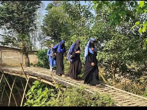 একটি সেতুর অপেক্ষায় হাজারো মানুষের অপেক্ষার প্রহর