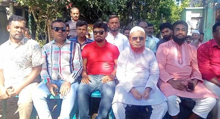 আওয়ামী লীগের শাটডাউনের প্রতিবাদে ভালুকায় পৌর বিএনপির অবস্থান কর্মসূচি ও মিছিল