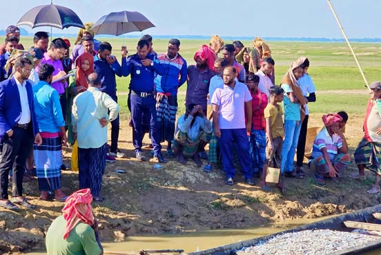 হাকালুকি হাওরে মাছ লুটের বিরুদ্ধে মামলা