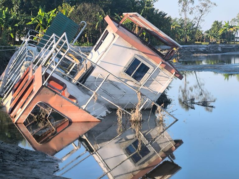 অযত্নে অচল কোটি টাকার রেসকিউ বোট