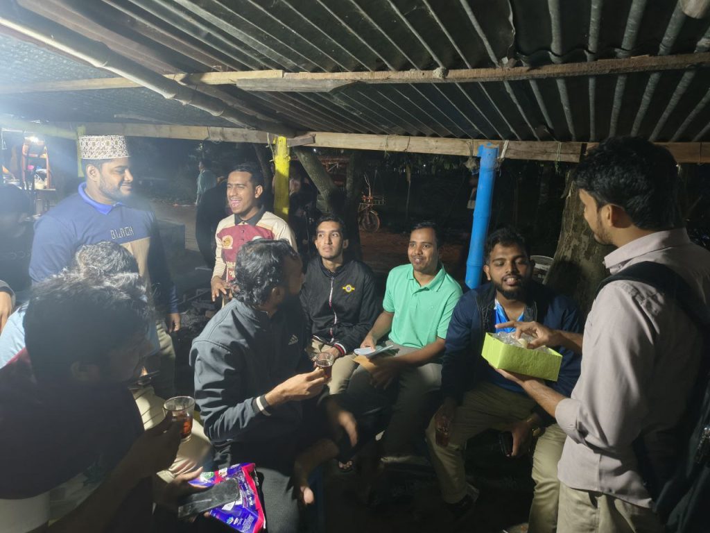 শেখ হাসিনার ফাঁসির রায়ে গোপালগঞ্জ বিশ্ববিদ্যালয়ে উৎসবমুখর পরিবেশ, শিক্ষার্থীদের মিষ্টি বিতরণ