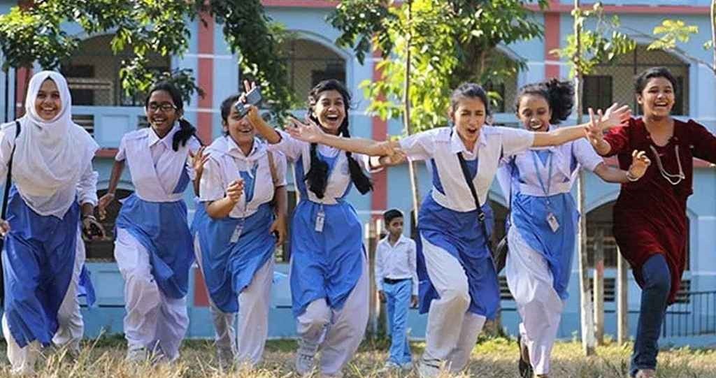 লম্বা ছুটিতে যাচ্ছে সব শিক্ষাপ্রতিষ্ঠান
