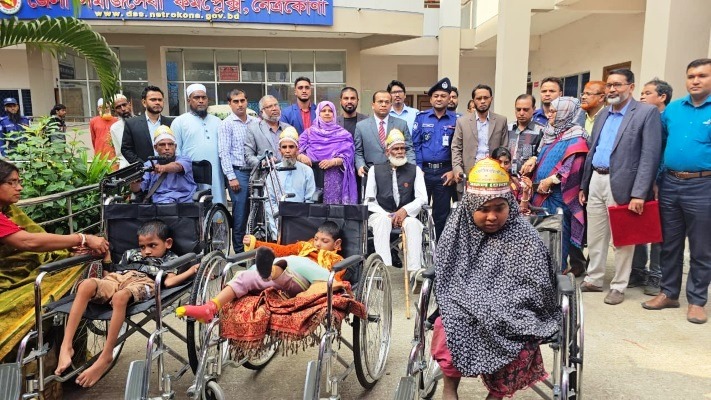 আন্তর্জাতিক প্রতিবন্ধী দিবস উপলক্ষে নেত্রকোনায় র্যালী, সভা ও হুইল চেয়ার বিতরণ