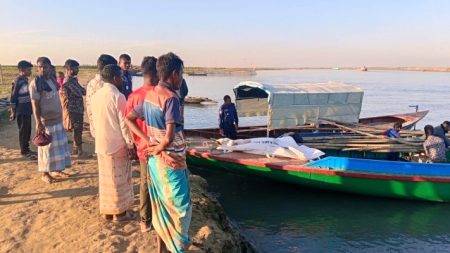 খালিয়াজুরীতে ইঞ্জিন চালিত নৌকায় পা পিছলে মাঝির মৃত্যু