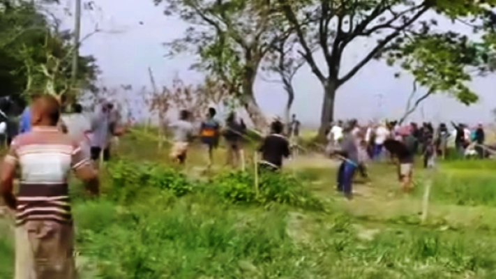 মদনে দু’পক্ষের সংঘর্ষ: নারীসহ আহত ২২