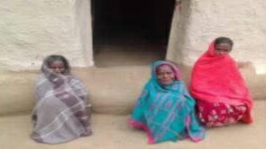 চাবাগান শ্রমিকরা শীতের দাপটে মানবেতর জীবনযাত্রা