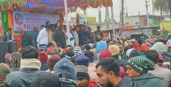 নড়াইল-২ আসনে মনিরুলের মনোনয়ন পুনর্বহালের দাবিতে মানববন্ধন ও বিক্ষোভ