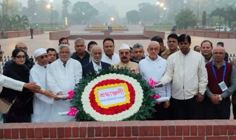 নিয়ম মেনে জাতীয় স্মৃতিসৌধে তারেক রহমানের পক্ষে শ্রদ্ধা নিবেদন