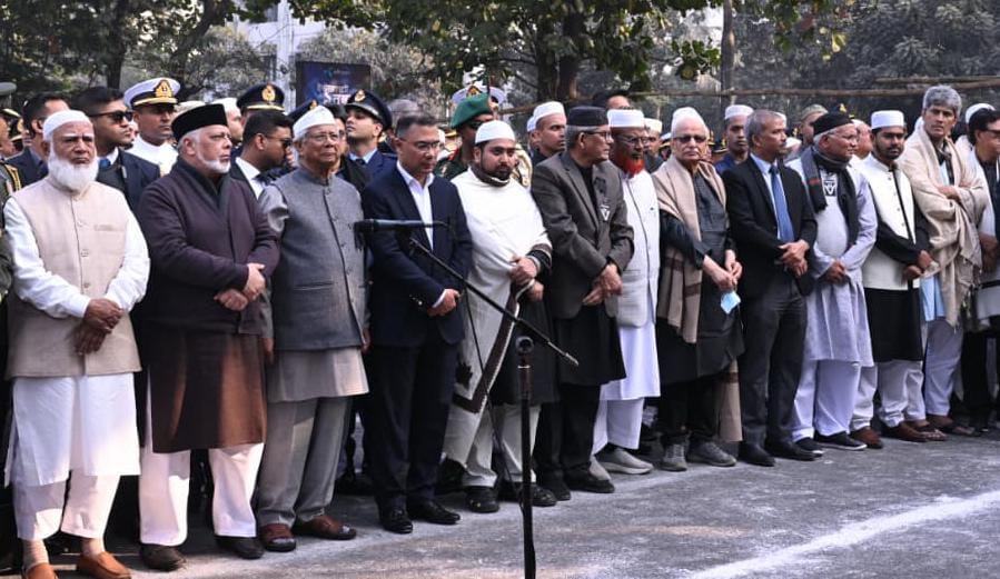 খালেদা জিয়ার জানাজায় অংশ নিলেন বিভিন্ন রাজনৈতিক দল ও সংগঠনের নেতাকর্মীরা