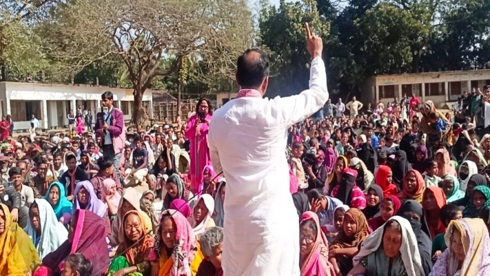 আদিবাসীদের সুখ-দুঃখের কথা শুনলেন ব্যারিস্টার কায়সার কামাল