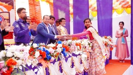 মেধা বিকাশে চাই সহ-শিক্ষা কার্যক্রম: নেত্রকোনা আদর্শ বালিকা উচ্চ বিদ্যালয়ের অনুষ্ঠানে জেলা প্রশাসক