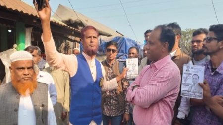 বিকল্প ধারার রাজনীতি: নেত্রকোনায় প্রতিদ্বন্দ্বীর প্রশংসায় জাসদ প্রার্থী বেলাল হোসেন