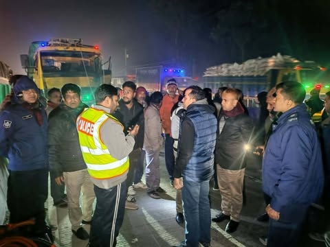 গাইবান্ধায় ট্রাক-মোটরসাইকেল সংঘর্ষে দুইজন নিহত, একজন আহত
