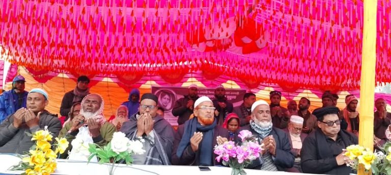 পলাশবাড়ীর মনোহরপুরে বেগম খালেদা জিয়া স্মরণে দোয়া মাহফিল।