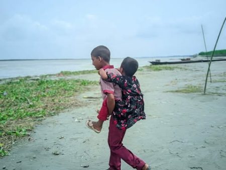 প্রতিকূলতার চরে জন্ম নেওয়া অধিকার বঞ্চিত প্রজন্ম