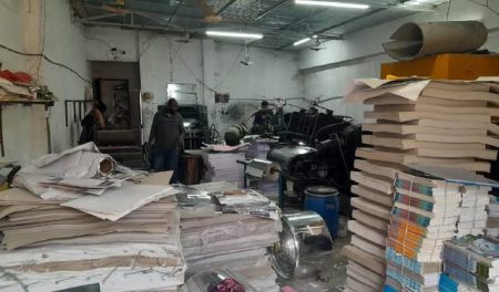 পোস্টারহীন নির্বাচনী প্রচারণায় স্বস্তিতে পরিবেশ : দুশ্চিন্তায় গাইবান্ধার ছাপাখানা শ্রমিকরা