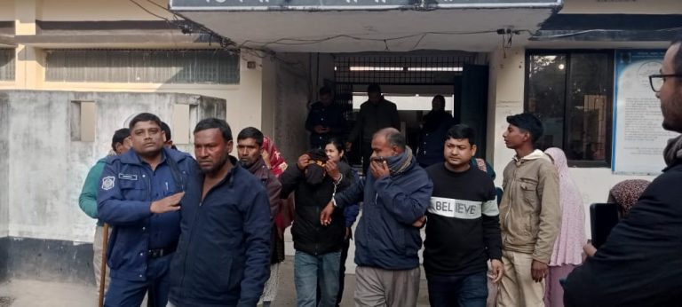 প্রেমের সম্পর্কের জটিলতায় ডিমলায় সেনা সদস্যসহ পাঁচজন গ্রেপ্তার