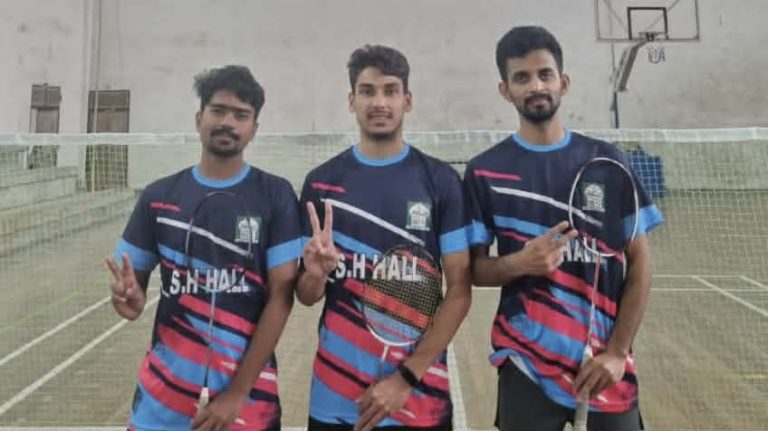 ইবিতে আন্তঃহল ব্যাডমিন্টন প্রতিযোগিতায় চ্যাম্পিয়ন সাদ্দাম হোসেন হল