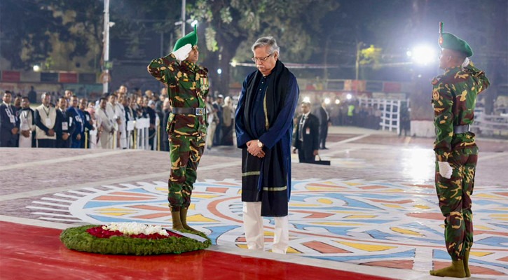 শহীদ মিনারের ব্যতিক্রমী ঘটনা রাষ্ট্রপতির বিদায়ের বার্তা?