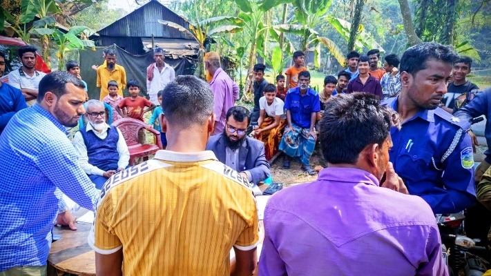 কলমাকান্দায় অবৈধ বালু উত্তোলন: ৩ জনের কারাদণ্ড, নেপথ্যে জীবিকার তাগিদ?