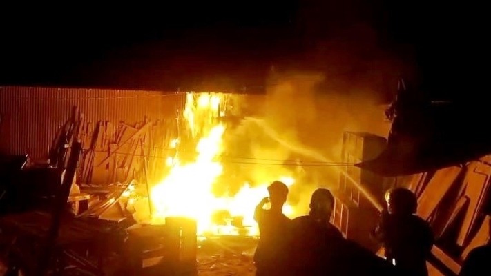 ফায়ার সার্ভিসের চেষ্টায় বড় বিপর্যয় থেকে বাঁচলো দুর্গাপুর