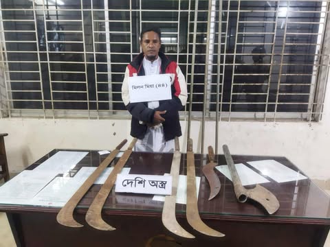 গাইবান্ধায় অস্ত্রসহ বিএনপি নেতা আটক।