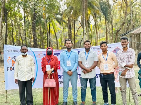 দৌলতখানে অর্ধশতাধিক পরিবার পেল ‘নির্ভর ফাউন্ডেশন’ এর ইফতার সামগ্রী