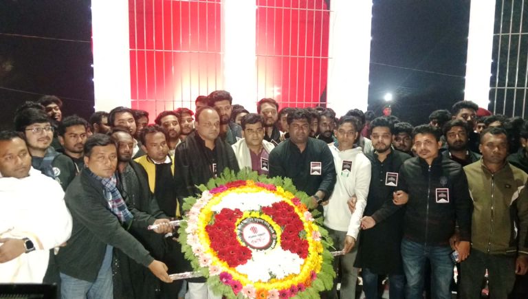 মহান শহীদ দিবসে ইবি ছাত্রদলের শ্রদ্ধাঞ্জলি
