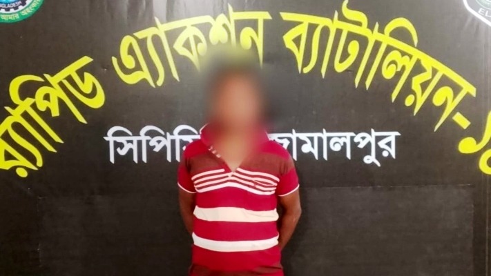 প্রাইভেটকারে বিশেষ কায়দায় লুকানো ২৫ কেজি গাঁজাসহ কারবারি গ্রেফতার