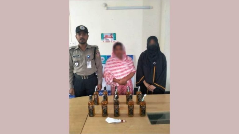 বারহাট্টায় বিদেশী মদ ও ইয়াবাসহ মেয়ে গ্রেপ্তার, বাবা পলাতক
