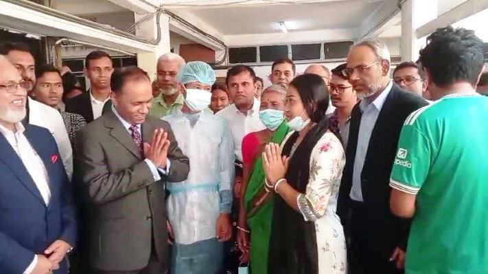 মৃত্যুদুয়ার থেকে ফেরা: মায়ের আত্মত্যাগ ও কায়সার কামালের মহানুভবতার গল্প